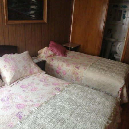 Alojamiento Familiar Rey Bed & Breakfast Пунта Аренас Екстериор снимка