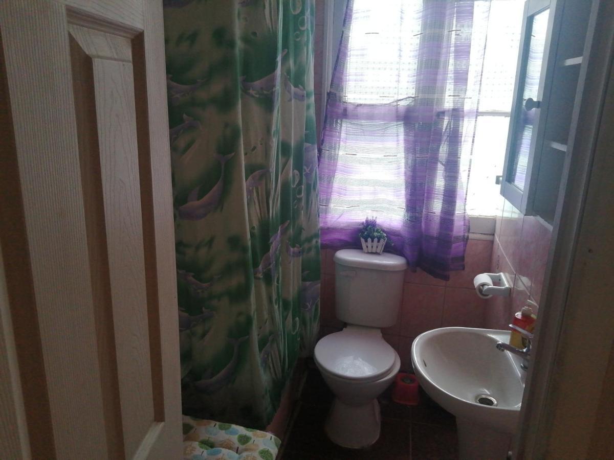 Alojamiento Familiar Rey Bed & Breakfast Пунта Аренас Екстериор снимка