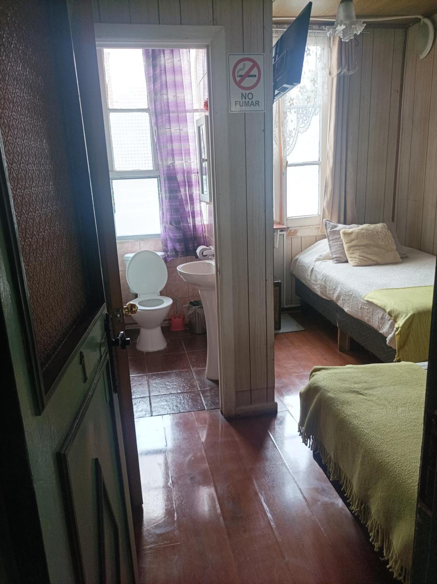 Alojamiento Familiar Rey Bed & Breakfast Пунта Аренас Екстериор снимка