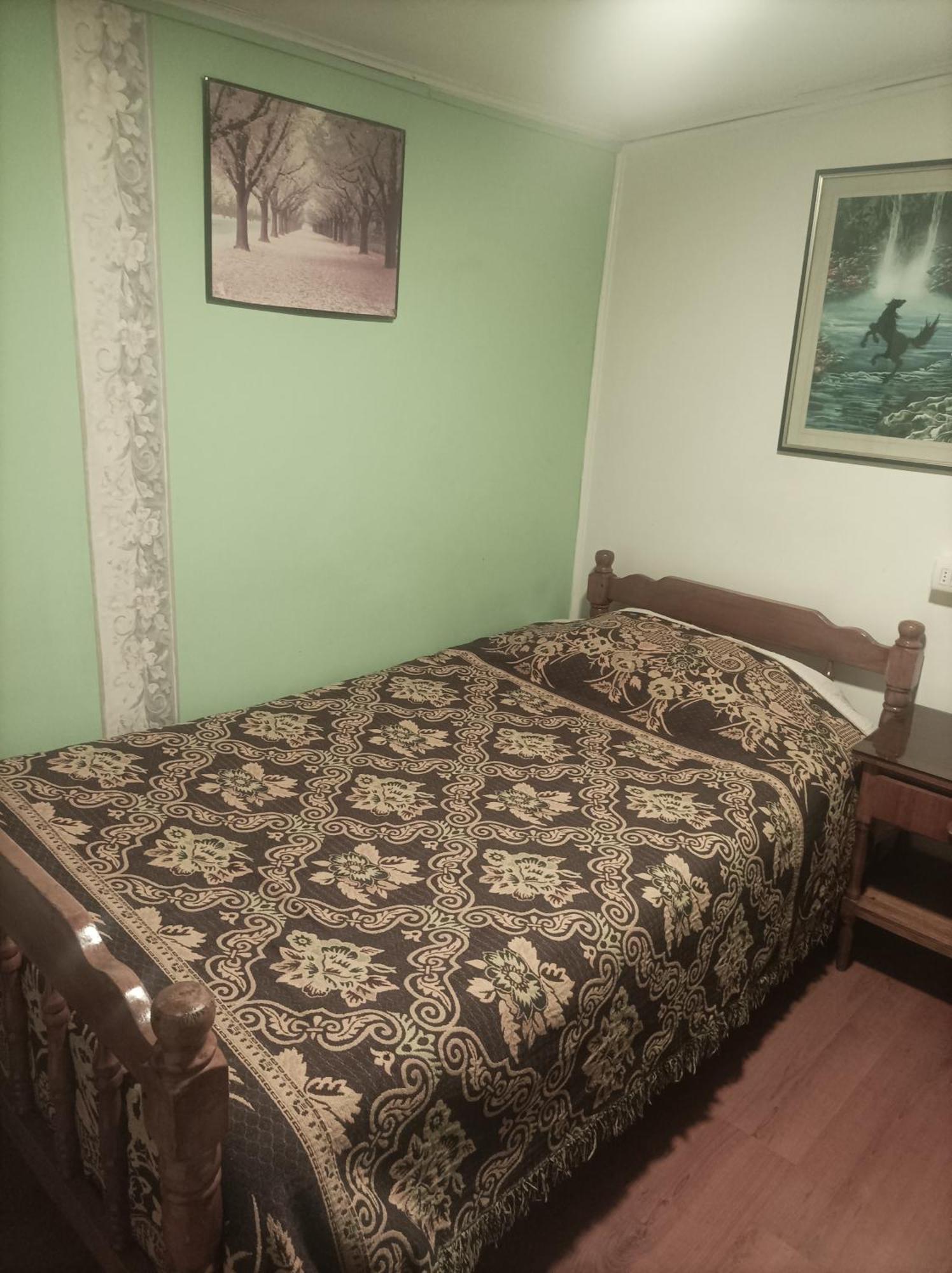 Alojamiento Familiar Rey Bed & Breakfast Пунта Аренас Екстериор снимка