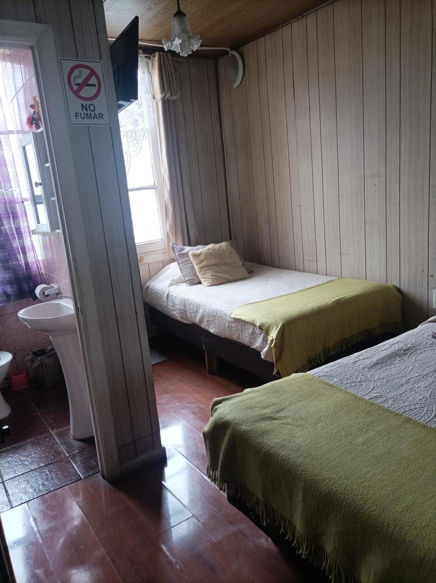 Alojamiento Familiar Rey Bed & Breakfast Пунта Аренас Екстериор снимка