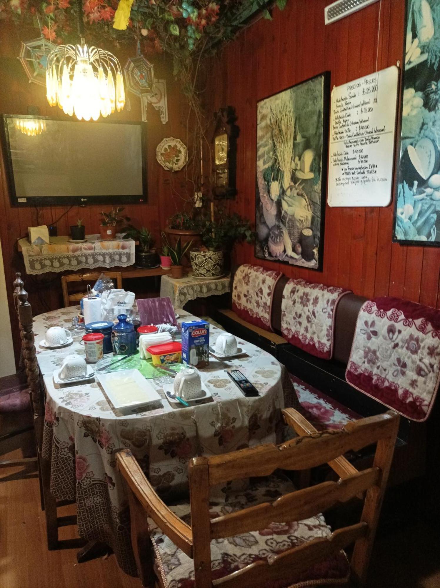 Alojamiento Familiar Rey Bed & Breakfast Пунта Аренас Екстериор снимка