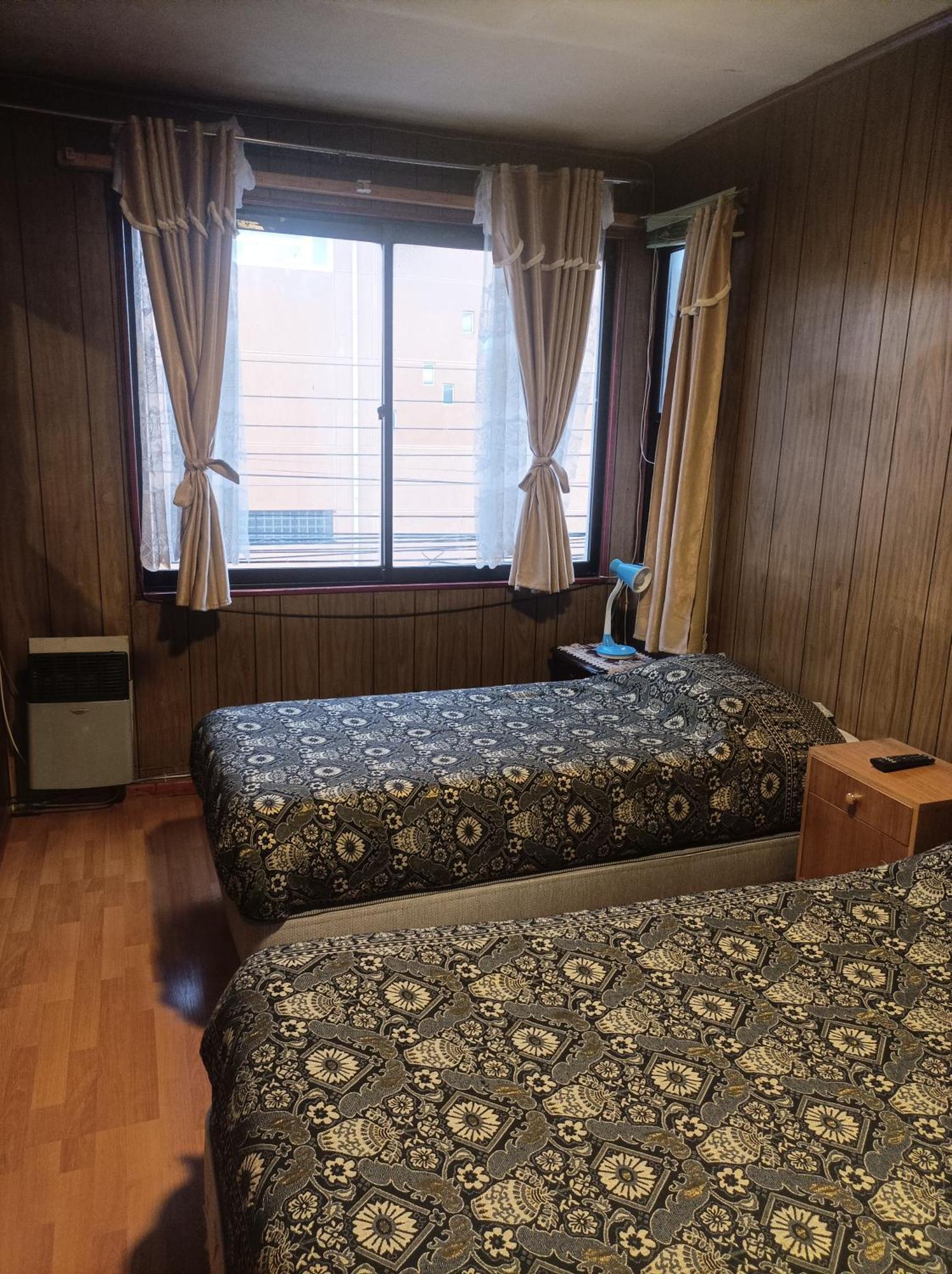 Alojamiento Familiar Rey Bed & Breakfast Пунта Аренас Екстериор снимка